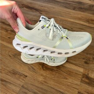 On Cloudsurfer